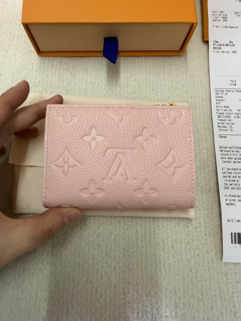 Louis Vuitton Lisa Wallet - Picture 3 of 15
